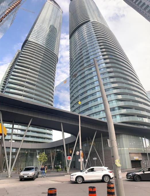 New Superior Lakeview Luxury Top Floor 3-Bedroom Suite On 48Th Floor Торонто Екстер'єр фото