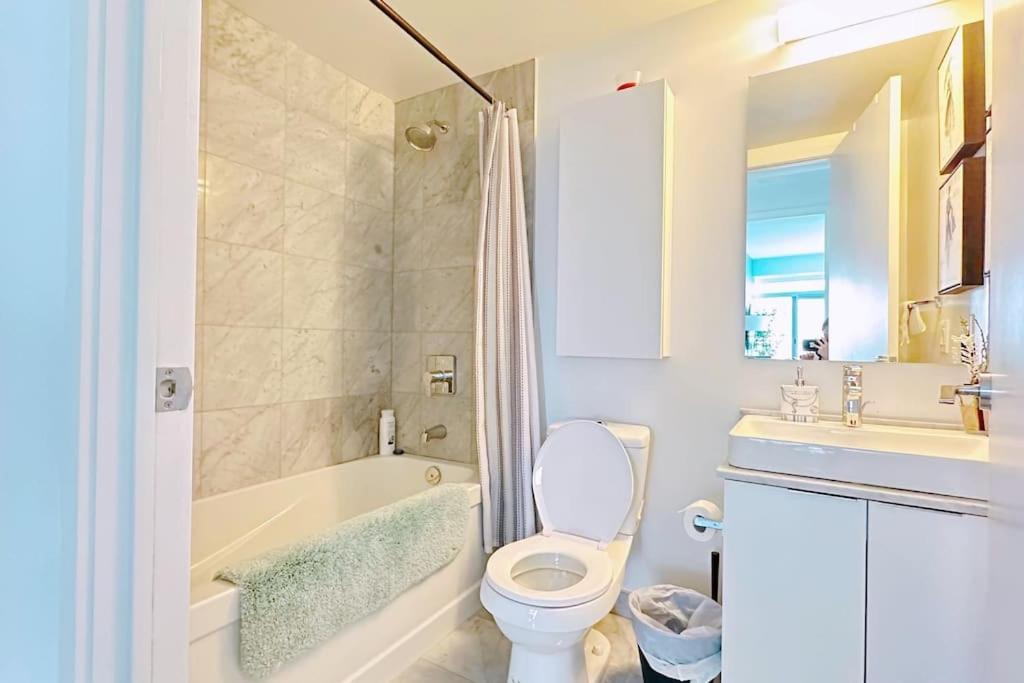 New Superior Lakeview Luxury Top Floor 3-Bedroom Suite On 48Th Floor Торонто Екстер'єр фото