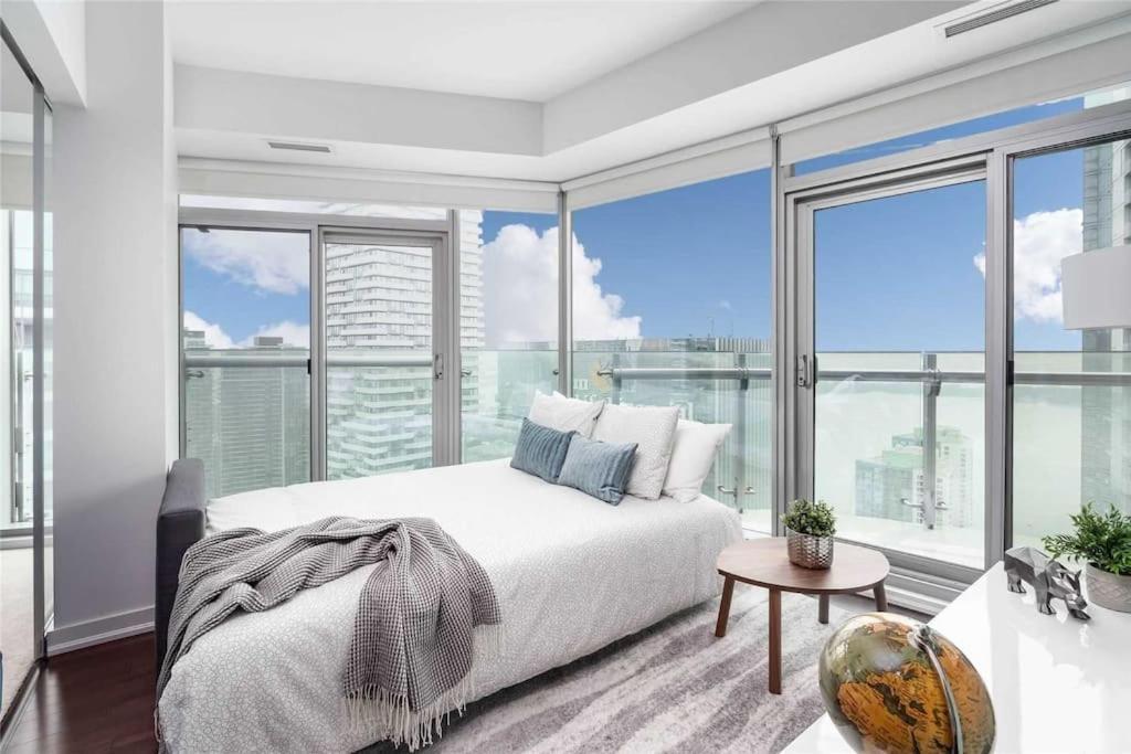 New Superior Lakeview Luxury Top Floor 3-Bedroom Suite On 48Th Floor Торонто Екстер'єр фото