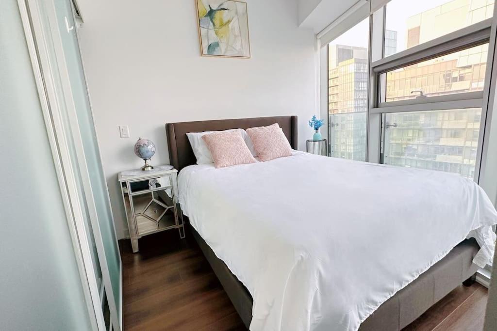 New Superior Lakeview Luxury Top Floor 3-Bedroom Suite On 48Th Floor Торонто Екстер'єр фото