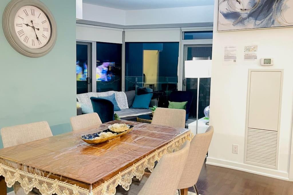 New Superior Lakeview Luxury Top Floor 3-Bedroom Suite On 48Th Floor Торонто Екстер'єр фото