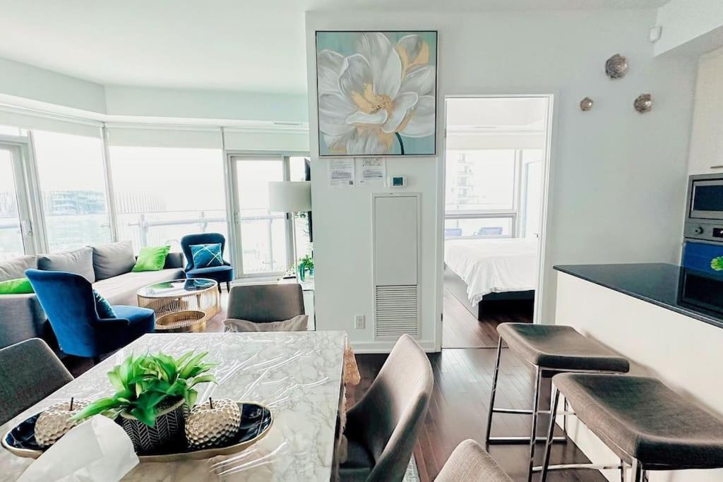 New Superior Lakeview Luxury Top Floor 3-Bedroom Suite On 48Th Floor Торонто Екстер'єр фото