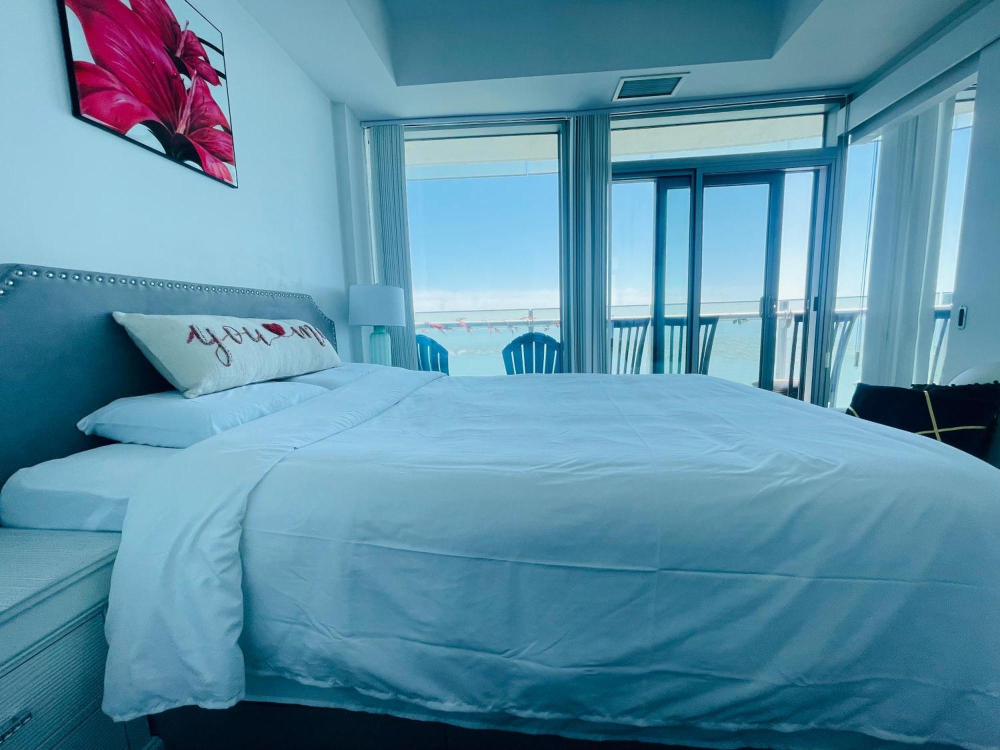 New Superior Lakeview Luxury Top Floor 3-Bedroom Suite On 48Th Floor Торонто Екстер'єр фото